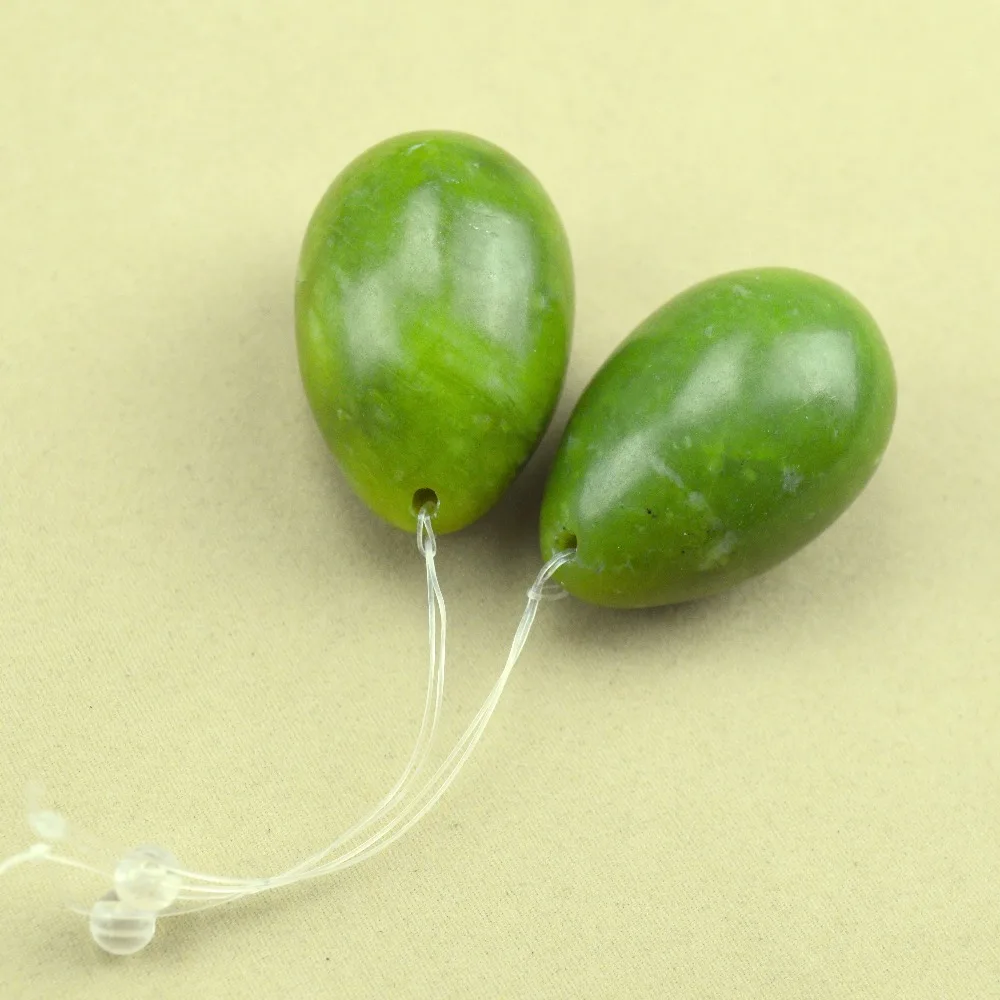 2 Pcs 50*30mm natural light green jade egg for kegel exercise pelvic floor muscles vaginal exercise yoni egg ben wa ball 2 Pcs 50*30mm natural light green jade egg for kegel exercise pelvic floor muscles vaginal exercise yoni egg ben wa ball