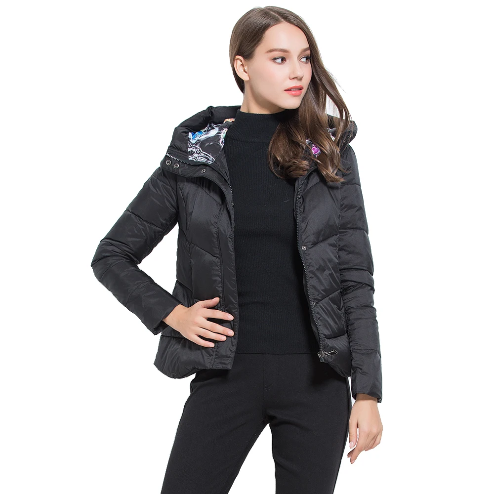 Europe Style high quality 2018 Winter Coat Short Style Women's New Designing Down Jackets Wear a hat Women's clothing