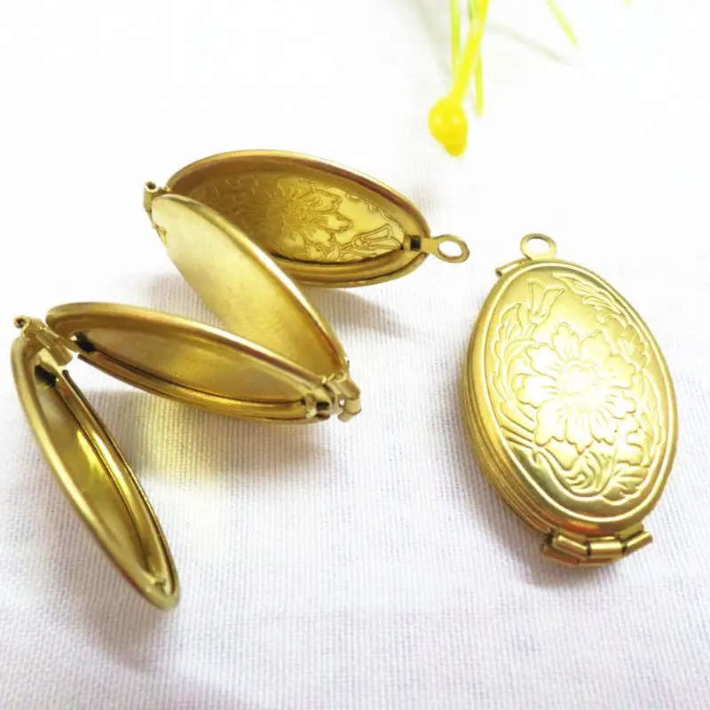 

Expanding 4 Photo Locket Pendant Personalized Photo Custom Charm Jewelry Making