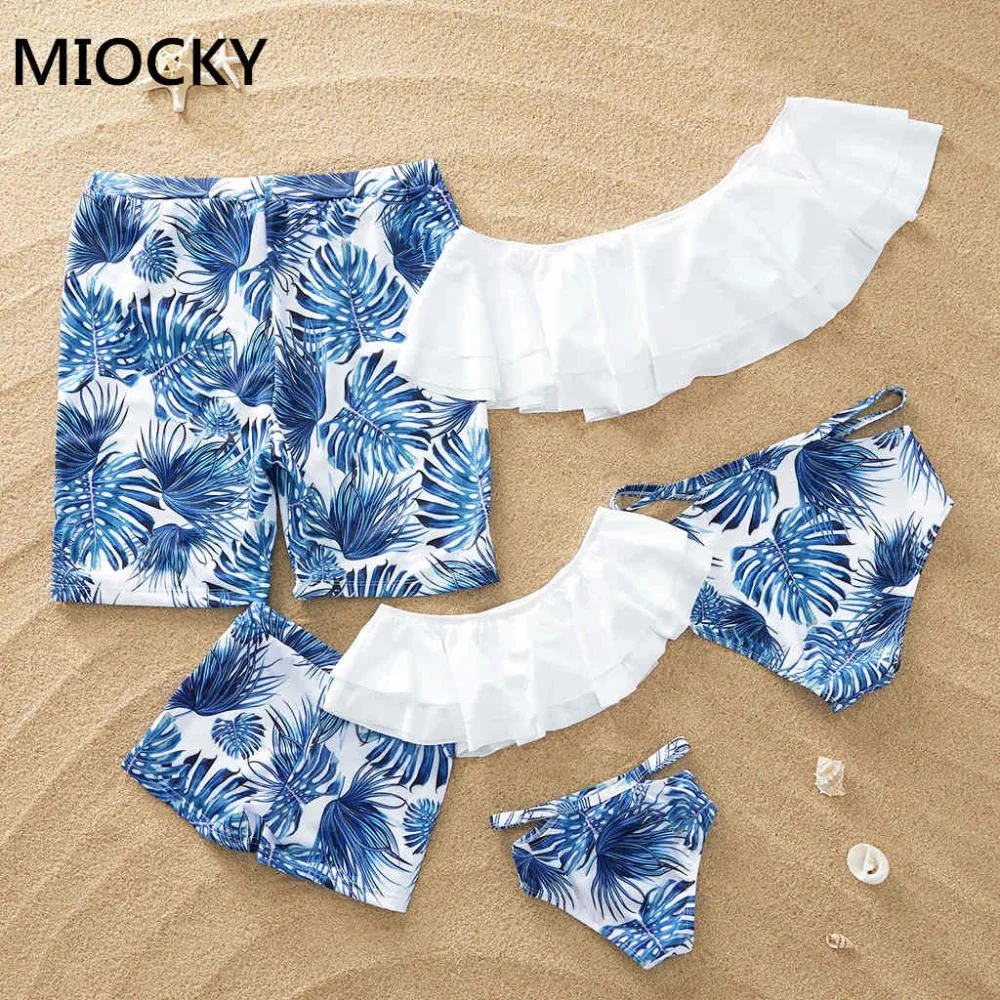 

beach family swimwear striped matching swimsuit mother daughter bikini dad son swim trunks family matching clothes outfits E0195
