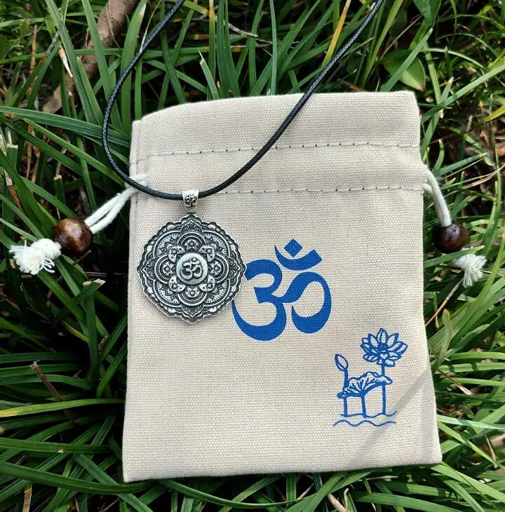 LANGHONG 1 шт ожерелье «Ом» тибетское ожерелье Мандала тибетское духовное ожерелье геометрический амулет Религиозные ювелирные изделия - Окраска металла: Color two with Bag