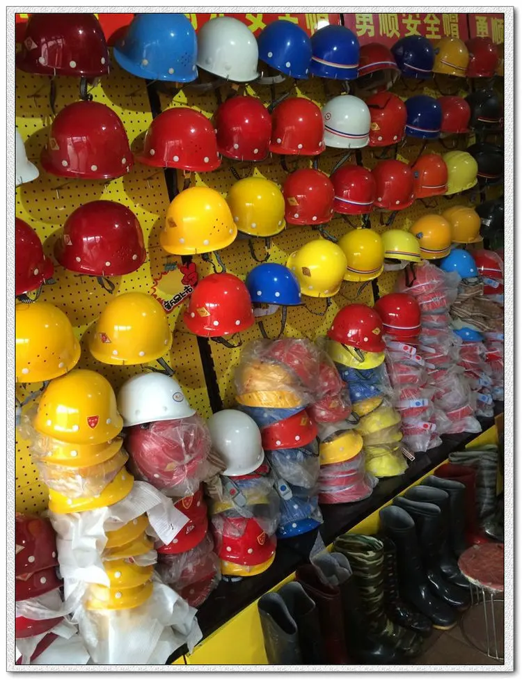HDPE plastic V-type safety helmet Construction site New plastic helmet Site engineering hat helmets Workpace Helmet for sale HDPE plastic V-type safety helmet Construction site New plastic helmet Site engineering hat helmets Workpace Helmet for sale