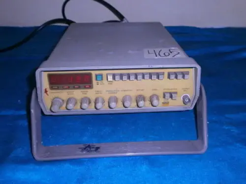 

DHL/EMS GW GFG-8050 GFG8050 Function Generator AC220V 50/60Hz -A1