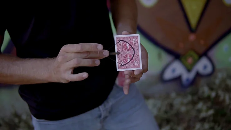 

Cupid's Arrow (Gimmicks and Online Instructions) by Olivier Pont Card Magic Tricks Close up Illusions Street Magician Fun