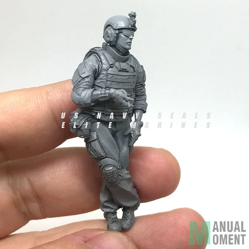 

1/35 Modern U.S Army Armored Soldier Resin Model Figure Kit USK-10