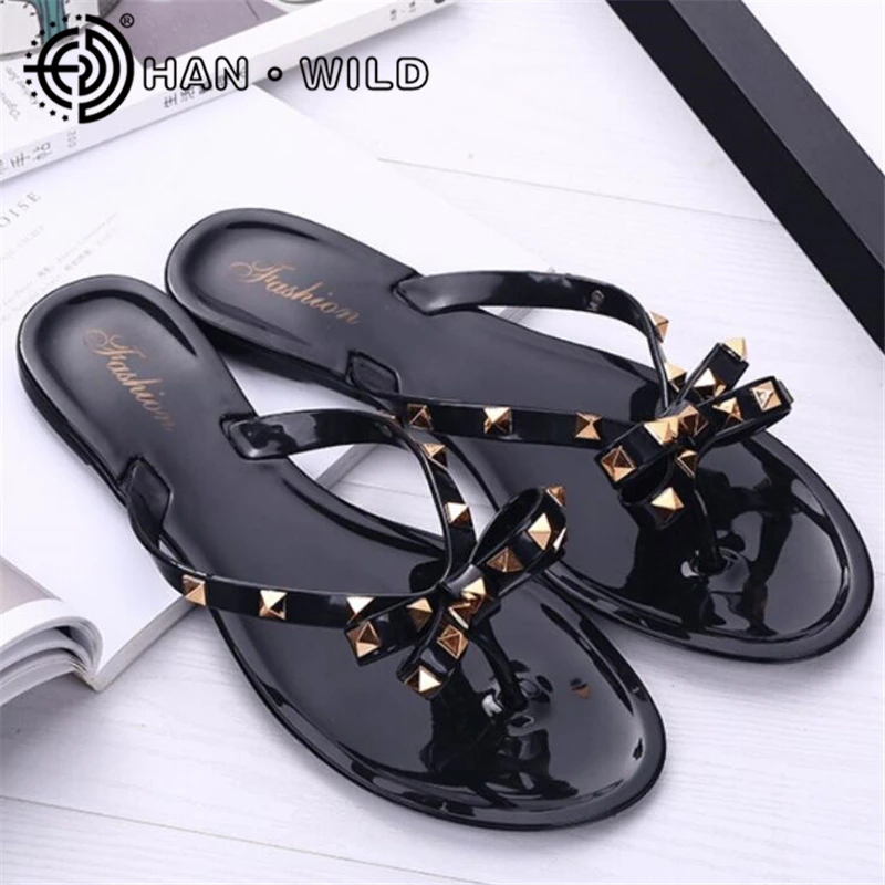 

2019 summer fashion women sandals flat jelly shoes bow V flip flops stud beach shoes rivets slippers Thong sandals nude
