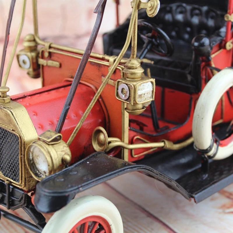 Классическая модель автомобиля Ford 1911 в ретро стиле старой модели ручной работы