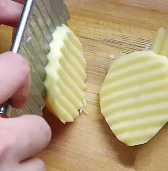 

Stainless Steel Potato Chip Dough Vegetable Crinkle Wavy Cutter Blade Cutter Wavy Edged Cutter Knife Gadget Vegetable Fruit