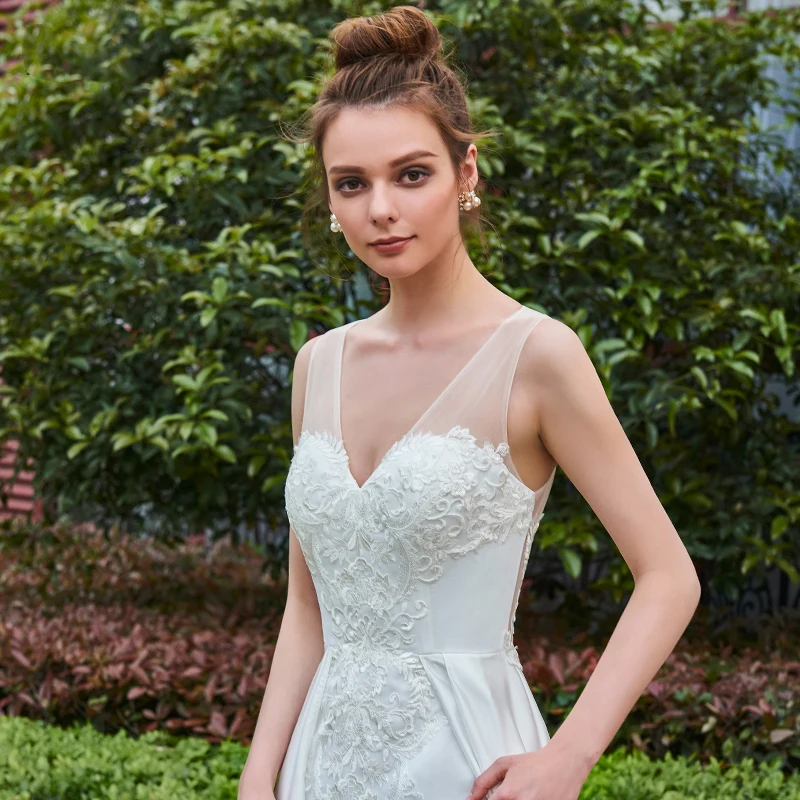 Dressv-ivory-long-wedding-dress-v-neck-a-line-appliques-court-train-bridal-gown-elegant-outdoor (4)