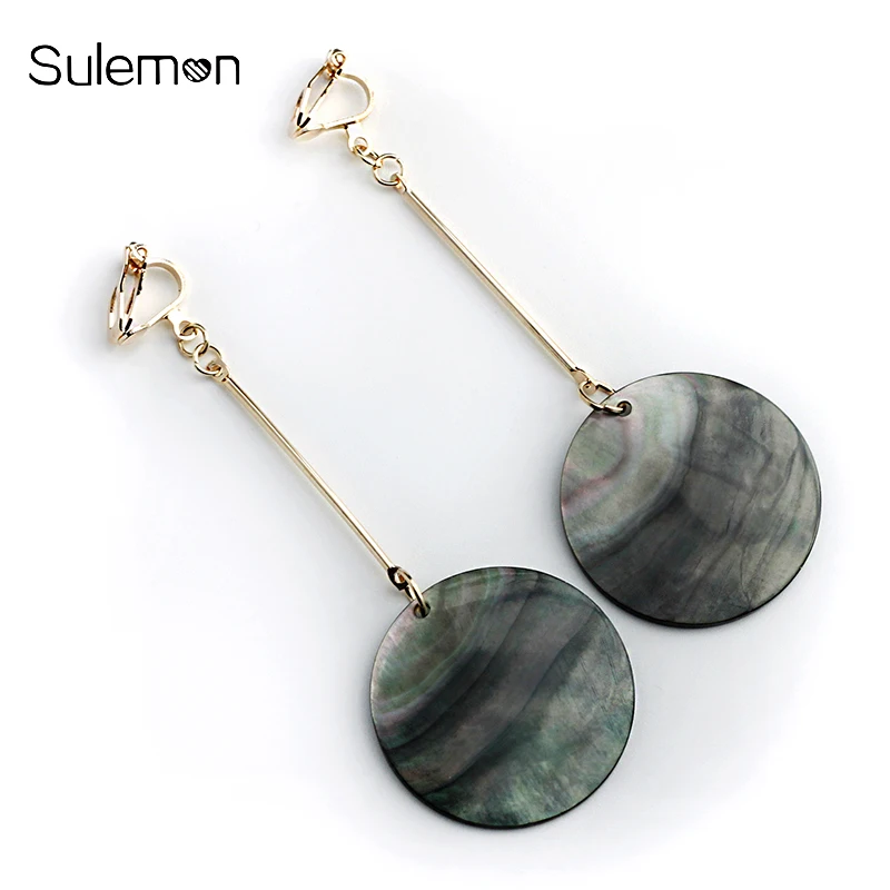 

Natural Shell Long Earring For Women Geometric Round Black Lip Sea Shell Clip On Earrings Without Piercing Simple Earrings SHE33