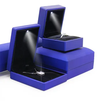 

LED Light Square Rubber Painted Fine Jewelry Box Ring Box Gift Box Jewelry Organizer Wedding Gifts Jewelry Display ZA5719