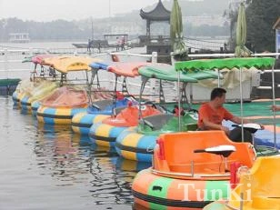 Водный парк развлечений музыка взрослый бампер лодки для продажи