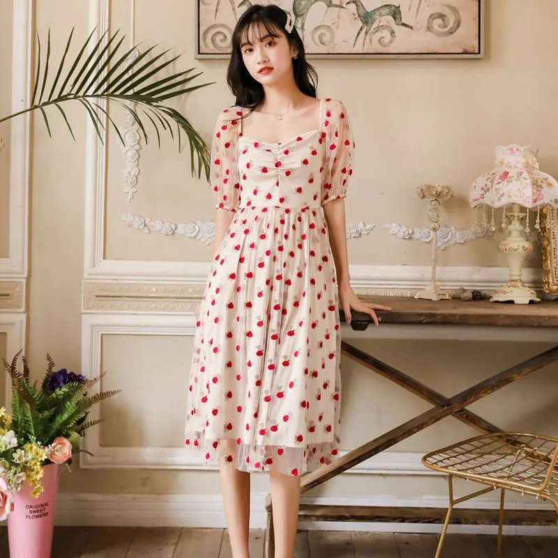 

Voile Dress 2019 Summer Spring Vintage Dress Floral Embroidered Girl Retro Square Collar Dress Short Sleeves Gauz Midi Dresses
