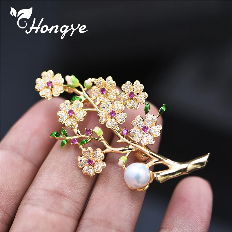 

Hollow Plum Blossom Gold Metal Brooches Coat Accessories for Women Natural Freshwater Pearl Pin Jewelry AAA Zircon Pin New