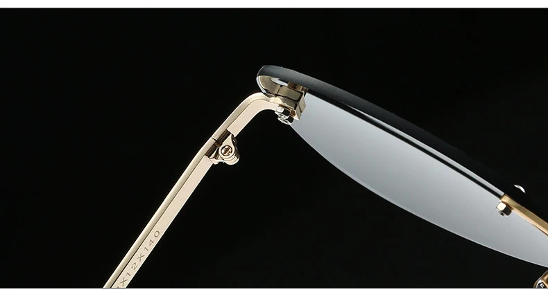 3930860021_935893614