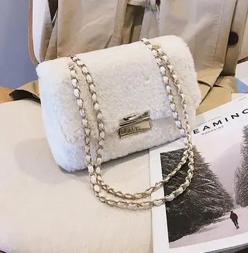 

2018 new wave Korean version of the slung shoulder chain hairy small square bag.