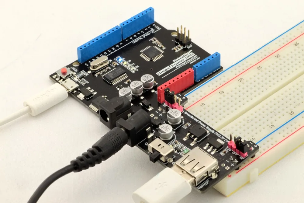 Комплект: макетная плата+ блок питания 5 В/3,3 В(1 а)+ 60 перемычек