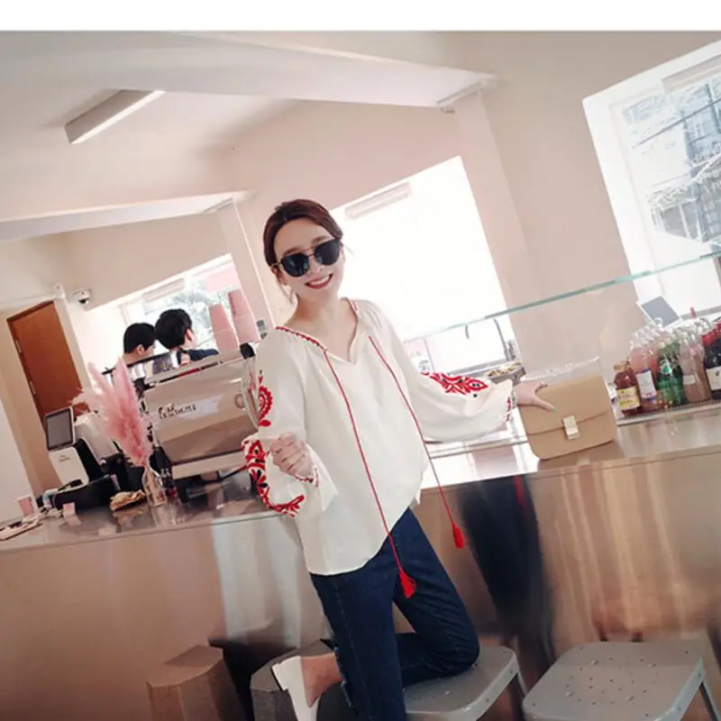 Cheshanf Ethnic Embroidery Floral Blouse Ladies Long Sleeve Women Shirts Female 2017 Vintage Tassel Lace Up Collar Blusa Mujer Cheshanf Ethnic Embroidery Floral Blouse Ladies Long Sleeve Women Shirts Female 2017 Vintage Tassel Lace Up Collar Blusa Mujer