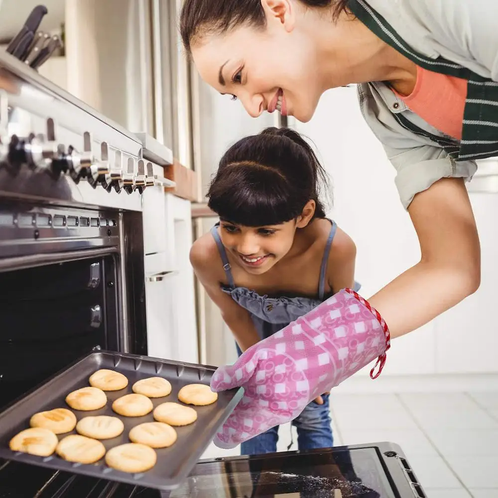Oven Mitts - Silicone and Cotton Double-layer Heat Resistant Gloves / Silicone BBQ Gloves - Perfect for Baking Grilling - 1 Pair Oven Mitts - Silicone and Cotton Double-layer Heat Resistant Gloves / Silicone BBQ Gloves - Perfect for Baking Grilling - 1 Pair