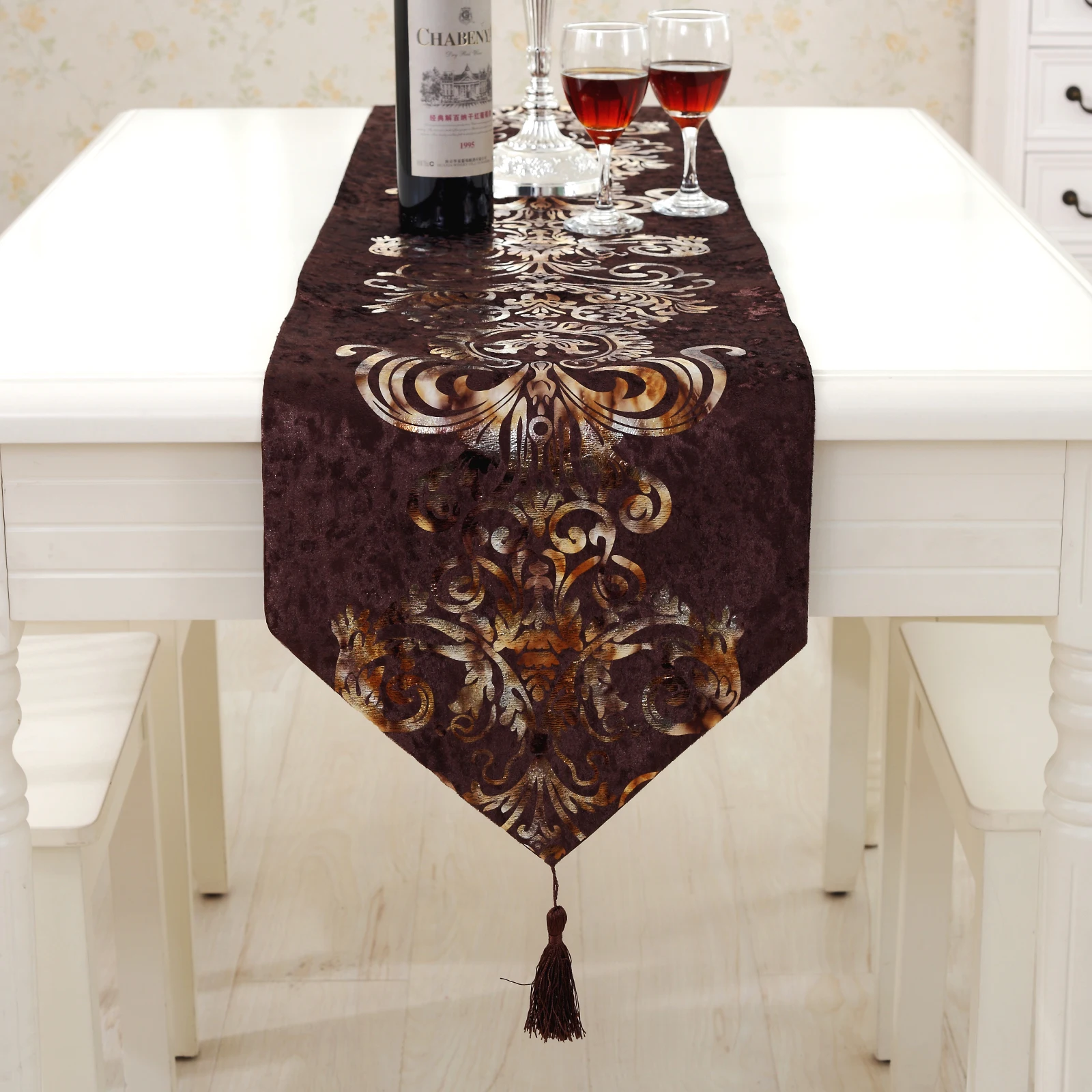 European Luxury Table Runner Tablecloth Flocking Blossom Damask Wedding Christmas Table Cloth Bed End Runners Home Decoration European Luxury Table Runner Tablecloth Flocking Blossom Damask Wedding Christmas Table Cloth Bed End Runners Home Decoration