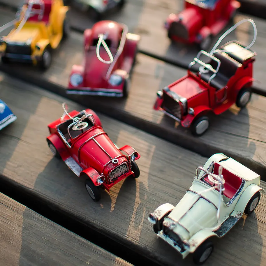 

AIBEI-Zakka Handmade Delicate Mini Tin Cars 1PC Retro Antique Imitation Vintage Gran Torino Model Toys Crafts Birthday Gifts