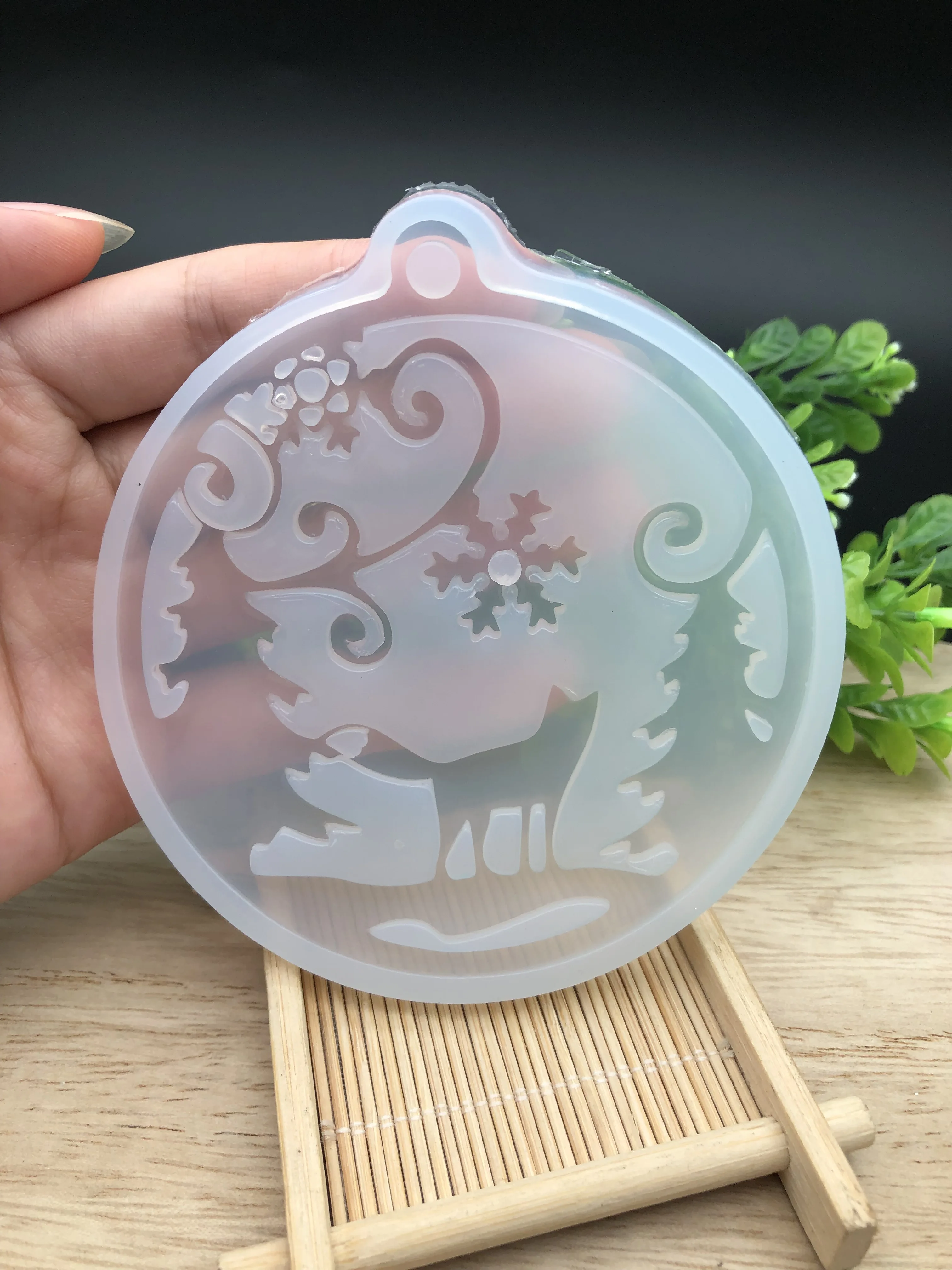 

1pcs Resin Liquid Silicone Mold Christmas Tree Snow Charms Pendant Mold For DIY Jewelry Decorate Making