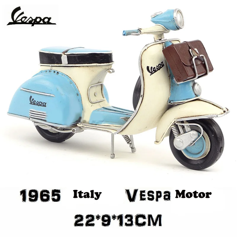 Vespa модель розовый синий vintag 1955 Италия старый автомобиль металлическая игрушка 2 колеса мотоцикл 1:12 Модель двигателя для bjd Blyth кукла фотография - Цвет: blue with suitcase