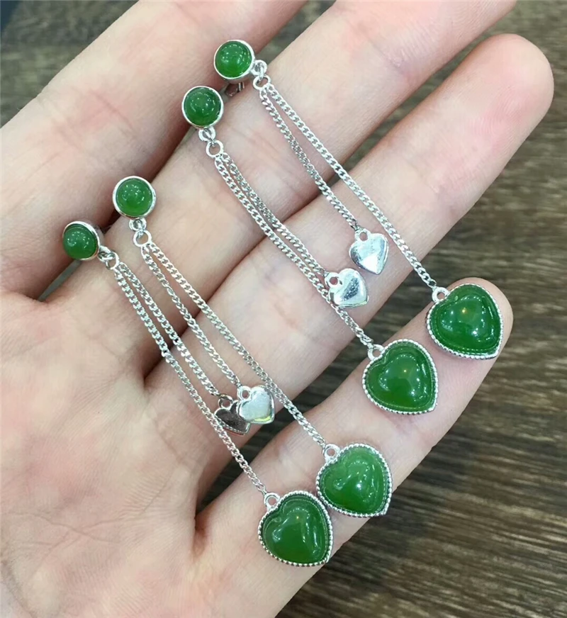 Серьги из серебра 925 пробы с инкрустированным натуральным изумрудом