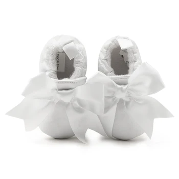 

Delebao New Christening Baby Shoes 0-1 Years Newborn Baby Baptism White Shoes Wholesale