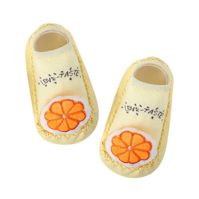 Обувь с рисунком клубники; милые мягкие удобные носки с фруктами для маленьких девочек и мальчиков; нескользящие носки-тапочки; 071