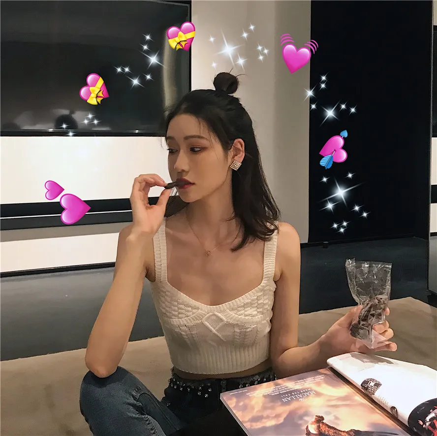 

2019 Women Summer Sexy white Camis Tops holiday style Sleeveless Sweet Casual short Tank Tops womens (R5552)