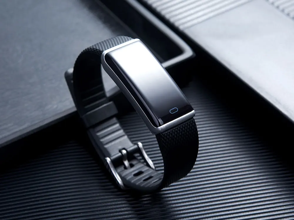 Capture-One_1-50095-130423-smart bracelet