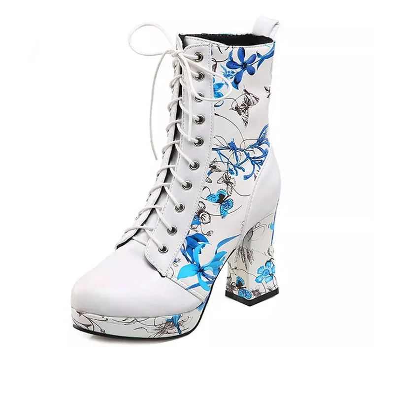Koop Chinese Stijl Retro Print vrouwen Laarzen Waterdichte Platform Grote Size Vetersluiting up Mode Vrouwelijke Laarzen Hoge Hak Laarzen 34 43