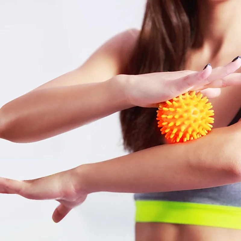 

4 color PVC hand massage ball PVC soles hedgehog Sensory training grip the ball Portable physiotherapy ball Catch the ball