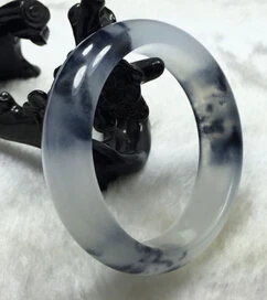 

13386 Vintage China Natural Beautiful Black White Jade Gems Bangle Bracelet