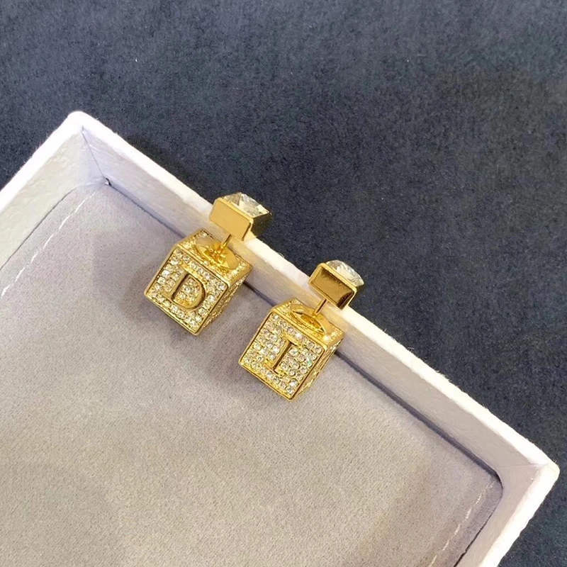 

Fashion Design Gold Color Square Stud Earrings Bling Zircon Earrings for Women