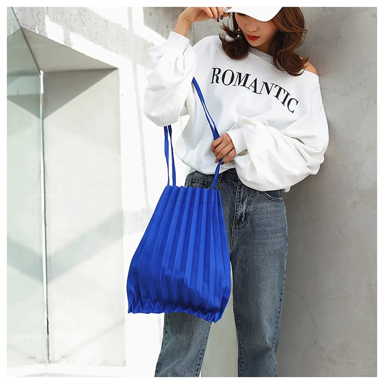 10577625534_446570302