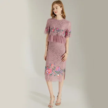 

2019 New Summer Stunning Look Elegant Lady Lace Skirt Suits Short Blouse Straight Skirt Flower Embroidery Women Twin Sets