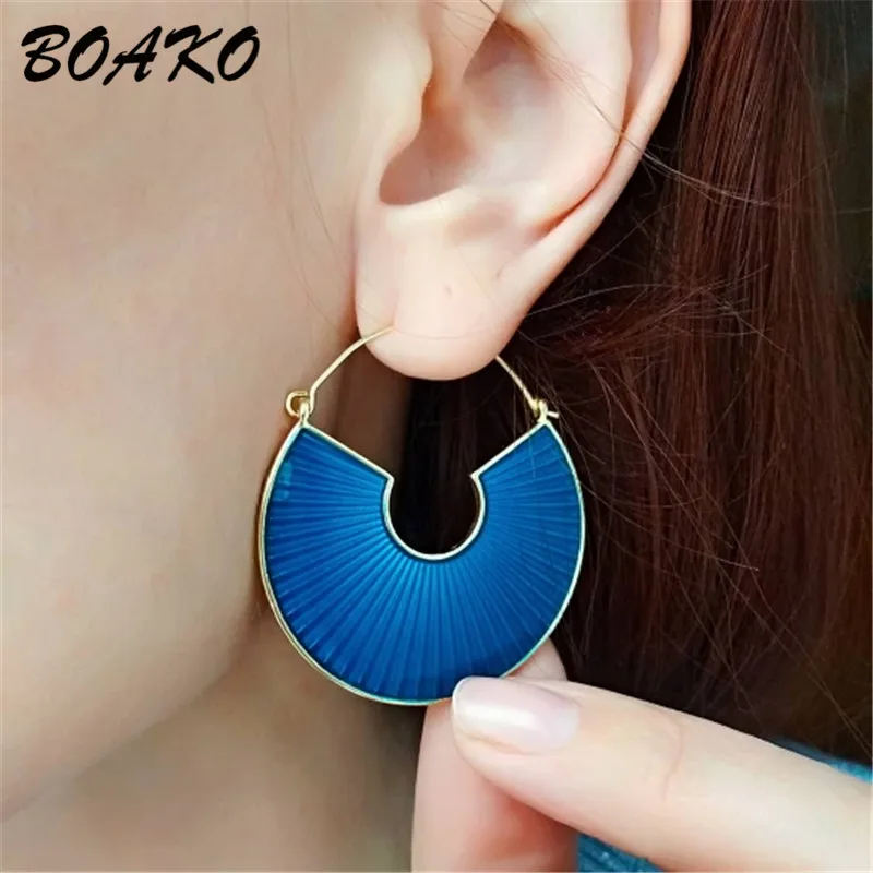 

Punk Personality Circle Hoop Earrings for Women Fashion Ear Jewelry Geometric Round Drip Oil Earrings Celebrity Loop Earrings