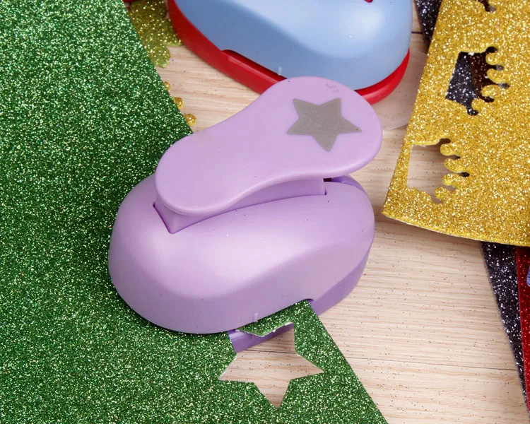 

Star Shape Design EVA Foam Punch Paper Embosser for Greeting Card Handmade Scrapbook DIY Pentacle Paper Embossing Device
