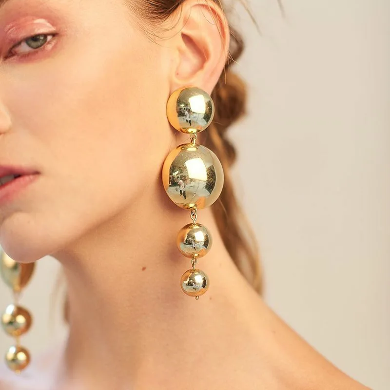 

New Personality Fashion Earrings Pop Round Ball Earrings Gold Exaggerated Woman Selling Earrings Wholesale
