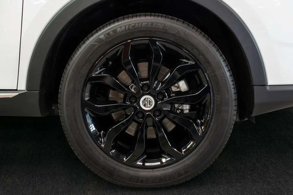 gs-accessories-alloys-black