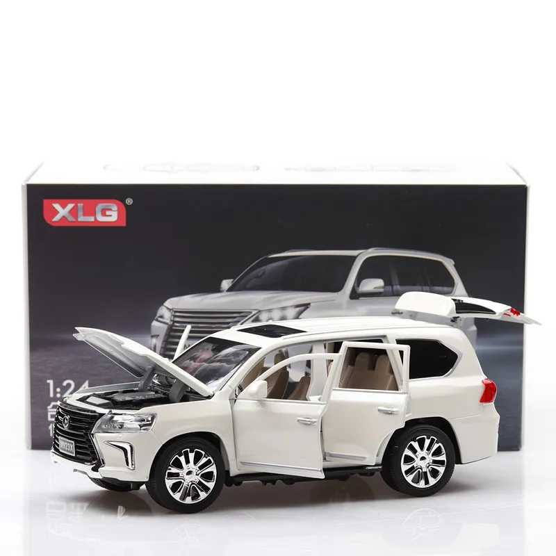 1/24 LEXUS LX570 Diecasts& Toy Vehicles модель автомобиля со звуком и светильник коллекция автомобилей игрушки для мальчиков подарок на день рождения - Цвет: white with box