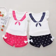Милая одежда для маленьких девочек коллекция года; Лидер продаж; Новая летняя одежда для девочек топ в горошек с рукавами-крылышками, рюшами и круглым вырезом и бантом; короткие штаны; комплект одежды