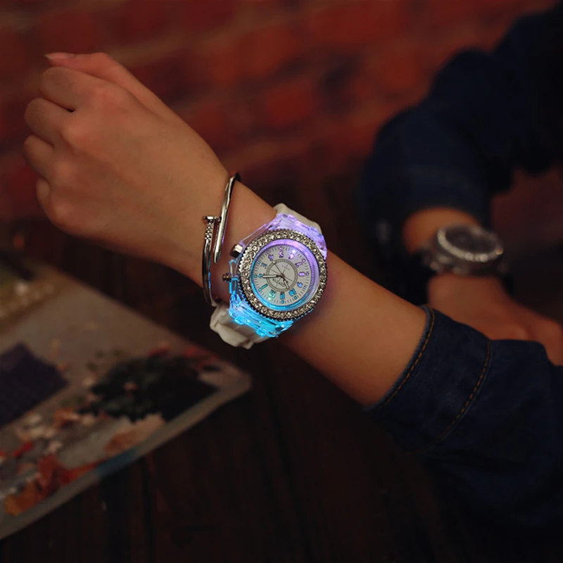 Luminous LED Children Watches Silicone Rubber Quartz Woman Man Wristwatch Glowing in the dark Bracelet Casual Clock for Kids