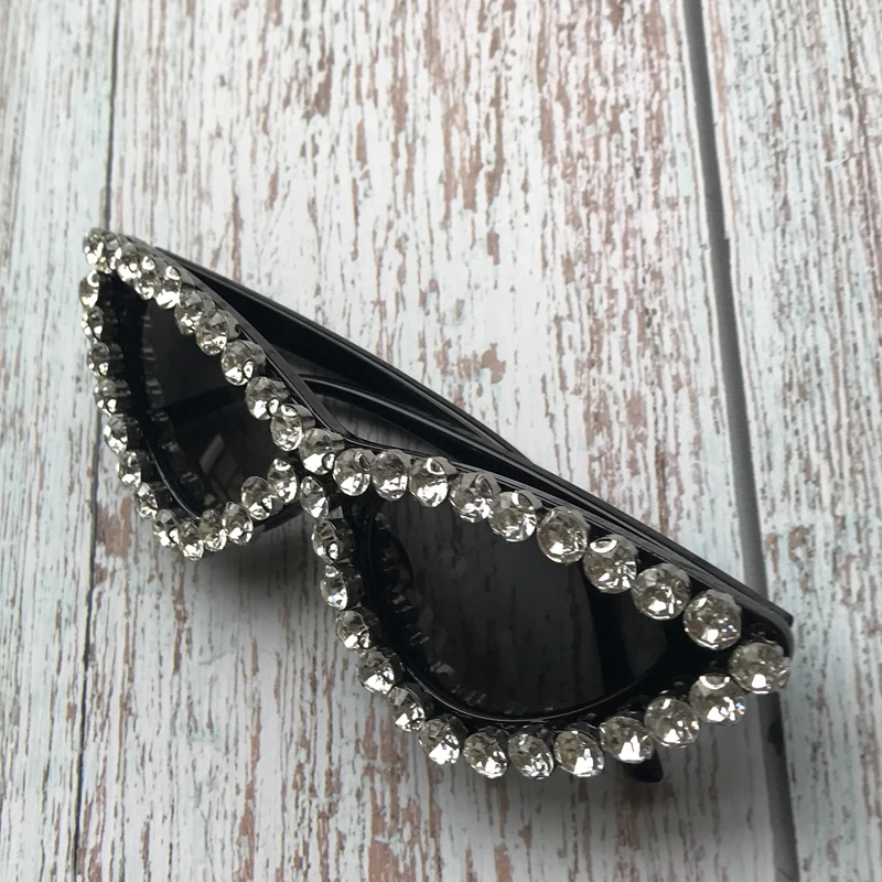 Black Color Cat Eye Women Sunglasses Rhinestone Around Female Eyewear