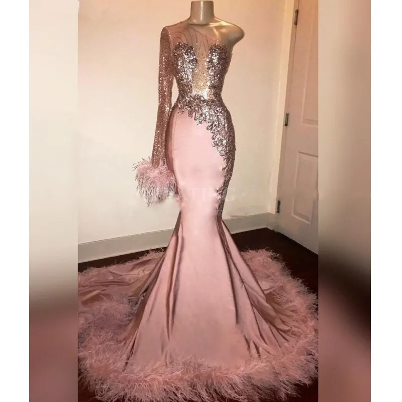 

Glitter Sequin Mermaid Black Girl Prom Dress with Feathers Train One Shoulder African Formal Graduation Dress Long Sleeve
