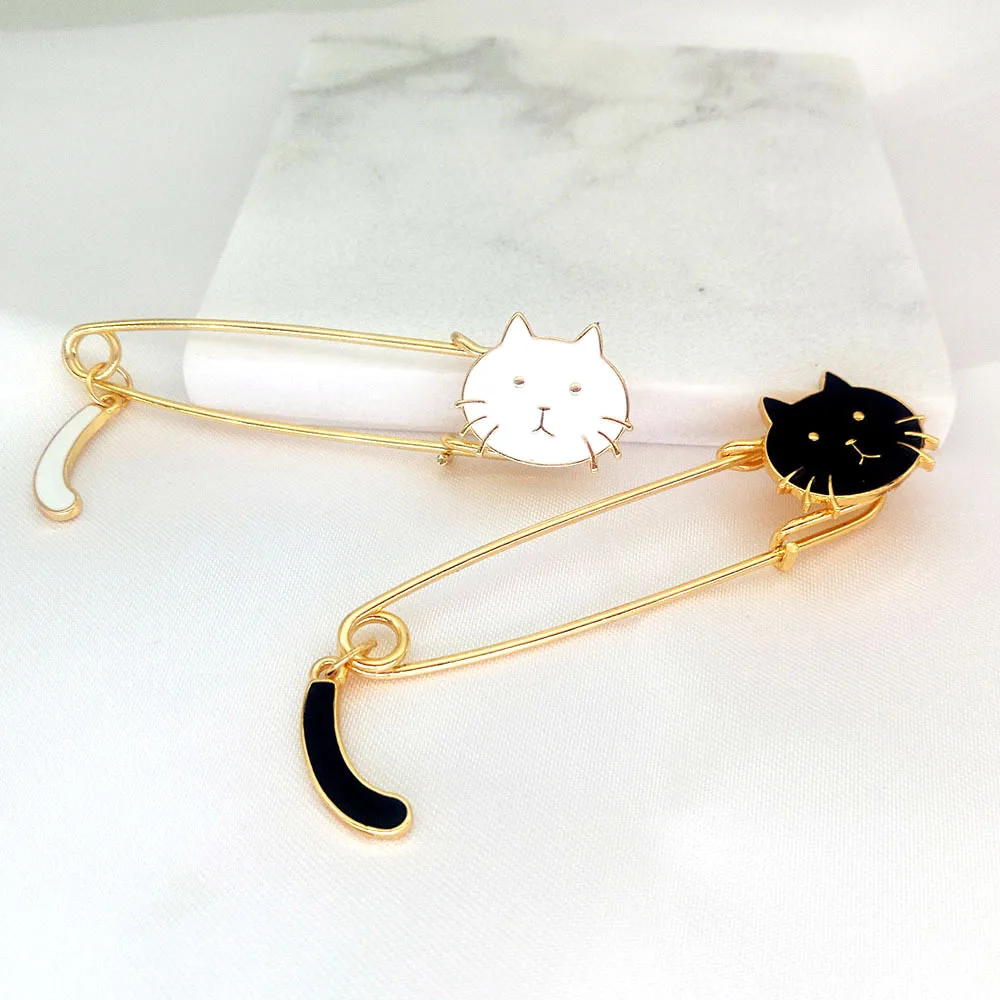 

SUKI Sweet Cat Brooches Cute Zinc Alloy Enamel Brooch Pins For Women 2019 New Fashion Jewelry Garment Collar Accessories Girls