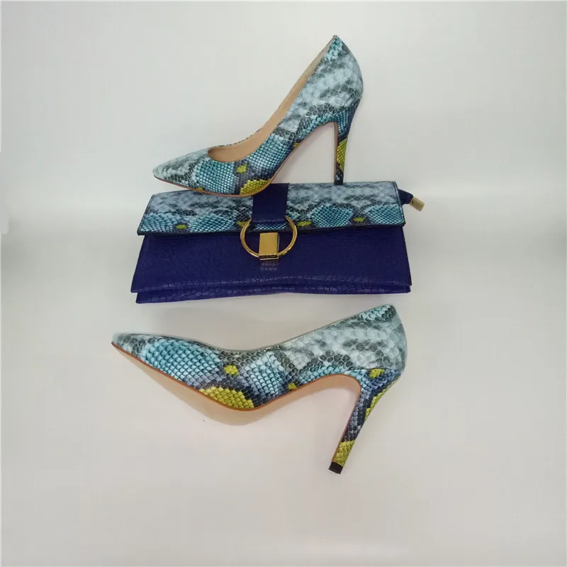 Обувь синего цвета комплект из кожи со змеиным принтом и сумочки женские туфли-лодочки с подходящей сумочкой-клатчем размеры 36-43,, A93-1