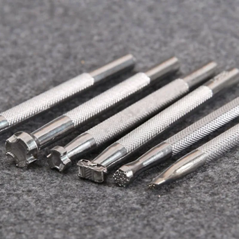 

1 Pcs Leather Printing Tool Alloy Saddle Makin Carving Handmade Leatherwear Craft Working Leather Printed Punch Stamps DC112